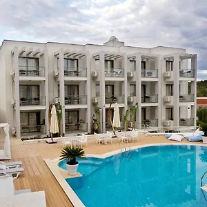 Otel Captain, Çeşme